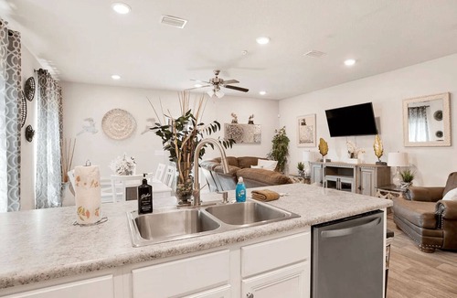 Bellview House | "NEW Beach Home" Mins to Hospital & PNS Airport! 20 min to Hiking/Parks.