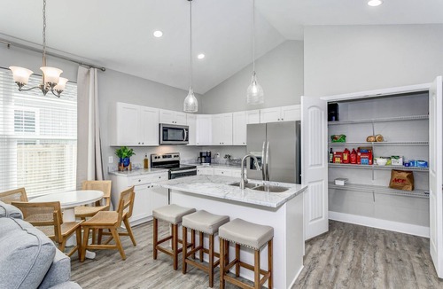 Ono Island House | New Build w/4 Beach Cruisers | Pet Friendly w/Fenced Yard & Fire Table |Playground |Minutes to Beach