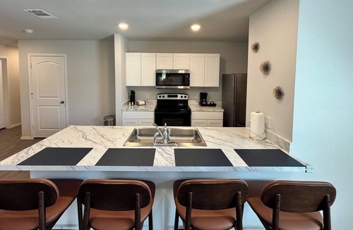 Lufkin House | New Charming 3-bedroom house in adorable Lufkin with privacy Backyard