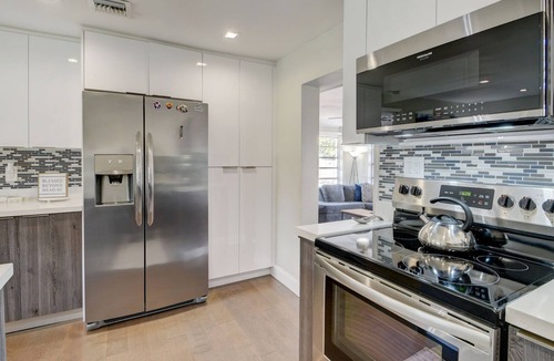 Royal Palm Beach House | NEW! Charming Retreat, Steps From Dining!