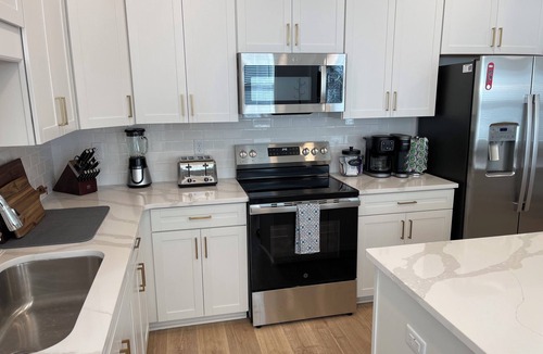 Oxford House | NEW CONSTRUCTION Hotty Toddy Hideaway- Stylish New 3BR/3.5BA Townhome in Oxford
