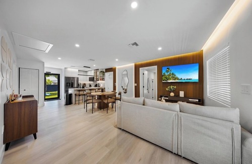 Buena Vista House | New Design Dist Escape:Pool| HotTub|Basketball Ct