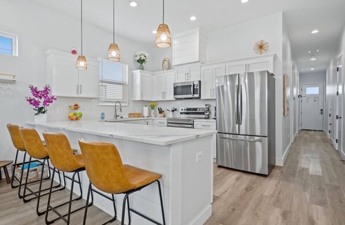 El Centro Beach House | *New~Heated Pool+Great Patio+Grill+Pool Table