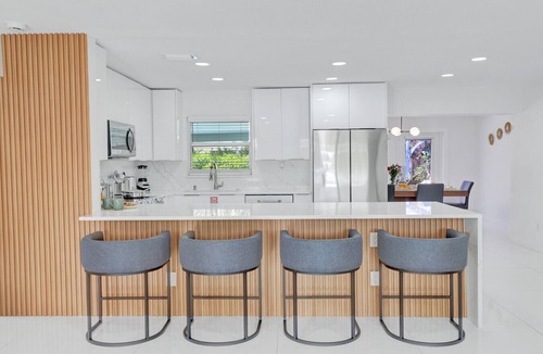 Wilton Manors House | New! Heated Pool (Complimentary) Mini Golf Pergola Few Min from Wilton Dr and the Beach