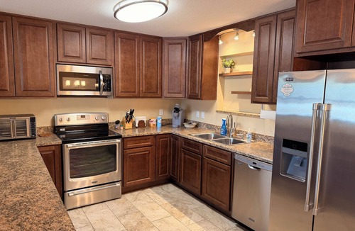 South Daytona House | New Home Centrally Located in South Daytona