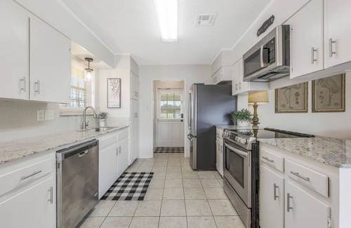 Lafayette House | New Listing! Great location in Lafayette