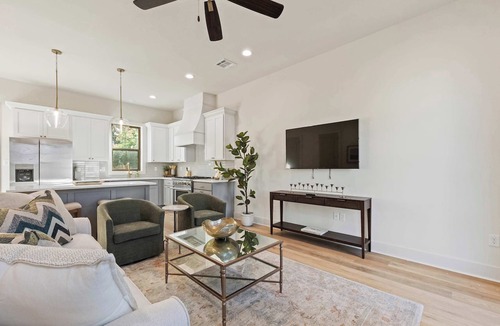 Lafayette Condo | New Luxe Oaks Home, Walk to River Ranch, Premier Host, EV Charger