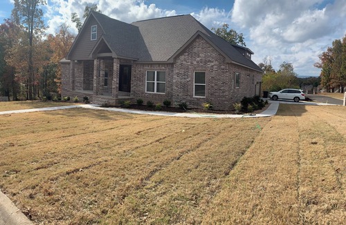 Jones Mills House | New Luxury 4BD House w/Hot Tub 5 mins from the Lake, Oaklawn & Shopping!