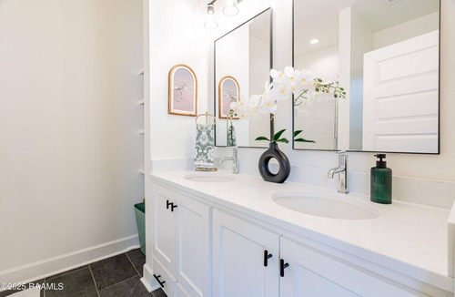 Lafayette House | New/Modern 3B/2.5Bt Townhome in the Heart of Town