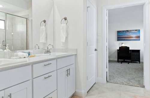 Wylie House | New Modern Family Home Getaway | 4BR 2BTH