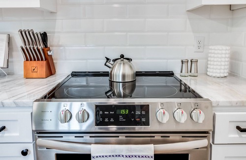 Lafayette House | New modern townhome with Cajun flair located right in the heart of Lafayette!