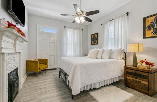 McDonough House | New Orleans 3BR | Murals + BBQ, Near Ferry