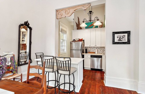 Lower Garden District Condo | New Orleans charm with Gated Parking!