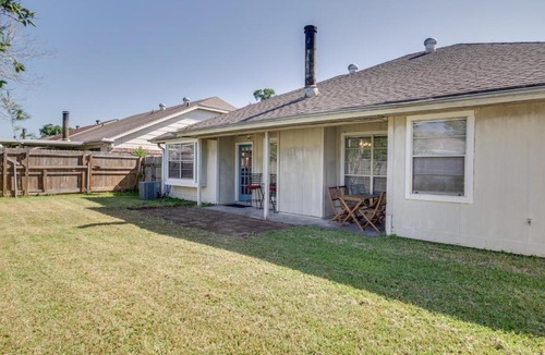 Old Aurora House | New Orleans Home w/Backyard Near French Quarter