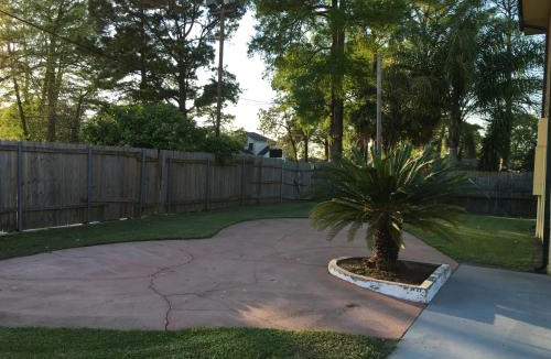 Gentilly Woods Hotel | New Orleans Inn