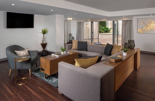Arts/Warehouse District Hotel | New Orleans Marriott Warehouse Arts District