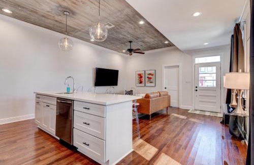 Tulane - Gravier House | New Orleans pool home w backyard