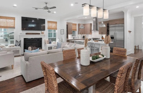 Watercolor House | New Pool for 2024. Pet Friendly Luxe Home w Cart, Bikes, Near Camp Watercolor