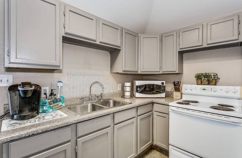 South Pensacola Apartment | New Pool! - North Hill Private Studio Guest House w/Loft Queen Bed - New Pool! WiFi & Cable TV