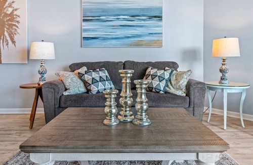 Indian Bayou Condo | New Redecorated Florida Condo w/ Amazing Views