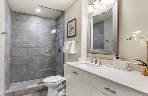 Central Business District Hotel | New Renovated Condo in the Heart of NOLA