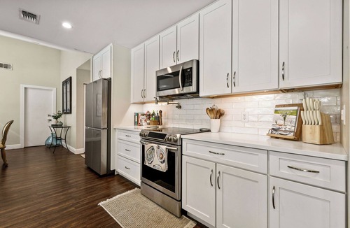 North Palm Beach House | (NEW) Tiki Palm House | Poolside Chef’s Kitchen