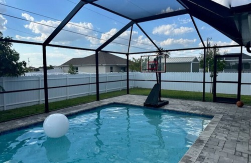 Diplomat House | New W/Heated SaltWater Pool! Ideal for 2 Families
