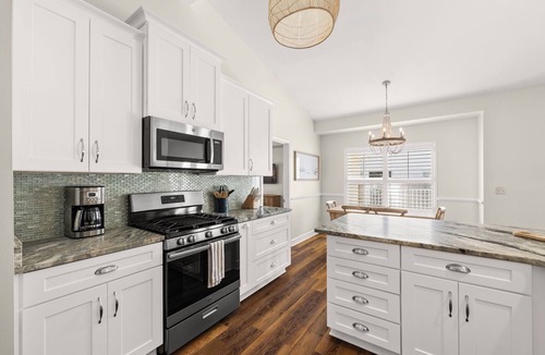Clipper Cove House | New! Walk to Beach - Free Golf Cart - Pool - 3 Kings - Updated - Crystal Beach