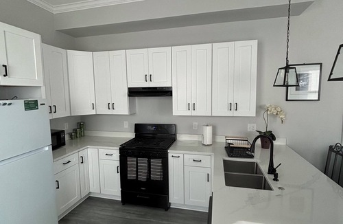 Behrman House | Newly Constructed 4br, 2.5ba with plenty space and sunlight