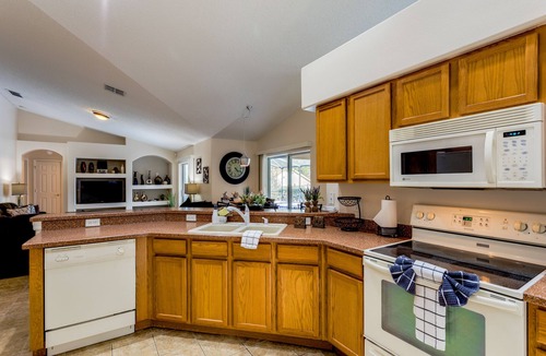 Orange Tree Villa | Newly decorated 4 bed private pool home near Disney,own mini putt putt golf hole