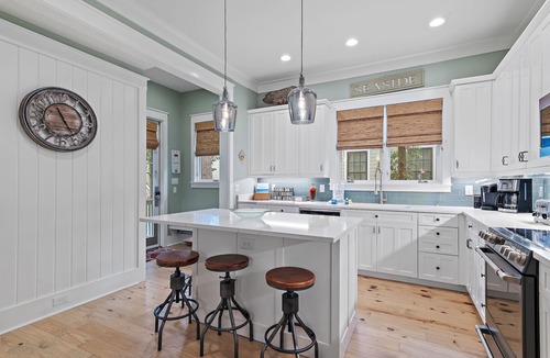 Watercolor House | Newly Remodeled Kitchen! Bikes and Golf Cart Included!