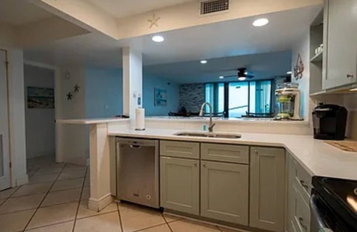 Daytona Beach Condo | NEWLY REMODELED 3 bed/2 bath OCEANFRONT condo at Horizons Sleeps 8 Comfortably