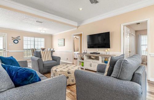 Silver Cay House | Newly remodeled bay view home with high-speed WiFi central AC and gas grill