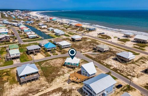 Silver Cay House | Newly remodeled bay view home with high-speed WiFi central AC and gas grill