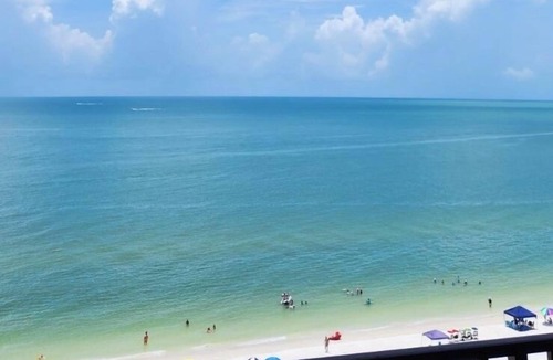 Marco Island Condo | 🦀 Newly remodeled Sea Winds 2+2 Beachfront Condo 180° ocean view, Weekly Rental