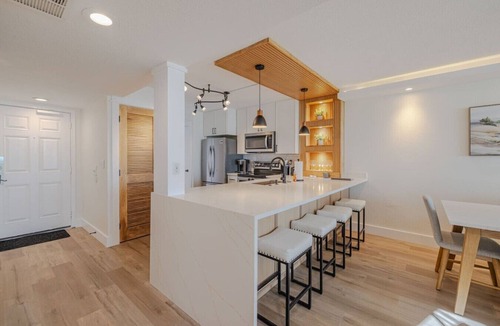 Panama City Beach Apartment | *NEWLY RENOVATED* Beachfront Edgewater Penthouse 3bd/3ba FREE beach chairs