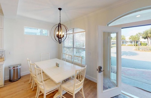 Fort Walton Beach - Destin House | Newly Renovated 3BR Home in Gated Community 2 pools and Beach Access! Sleeps 10