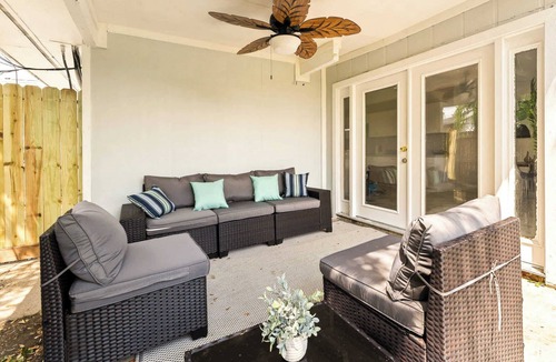 Port Arthur House | Newly Renovated 6BR/3BA Port Arthur Home with Hot Tub