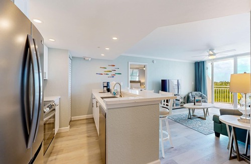 Key West Condo | Newly Renovated condo with scenic views, pool & hot tub, balcony, & parking