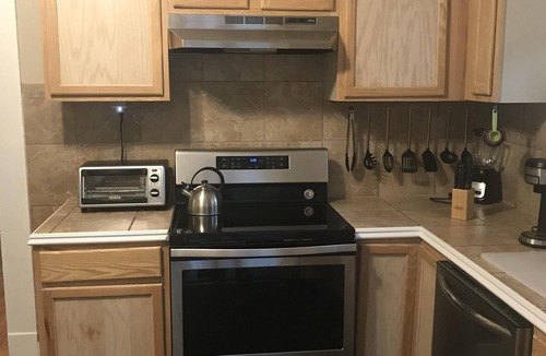 Gulfport Cottage | NEWLY RENOVATED COTTAGE ACROSS THE STREET FROM ISLAND VIEW CASINO