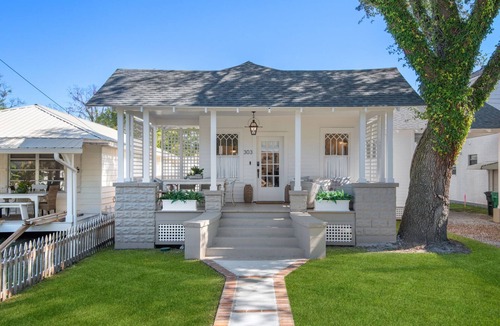 Old Town Cottage | Newly Renovated Historic Cottage in Olde Town BSL-One Block from Beach & Dining