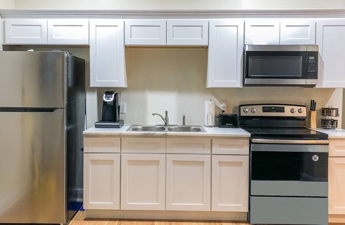 Saint Claude House | NEWLY RENOVATED Luxury 6BD Duplex 2.2 Miles From French Quarter
