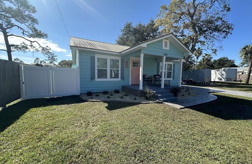 Port St. Joe House | Newly Renovated Seahorse Cottage 2 blocks to Bay & 1/2 Mile to Downtown PSJ 3/2