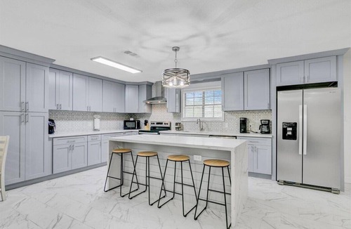Voth House | Newly Updated 5-Bedroom Home in Vidor