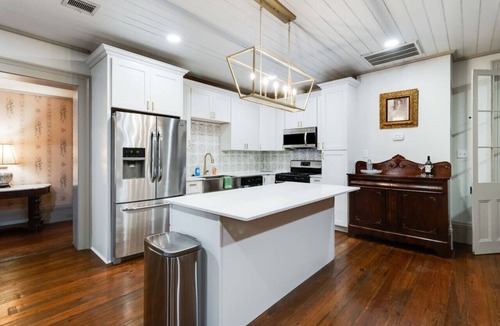 St. Martinville House | Next door to Maison De Tours