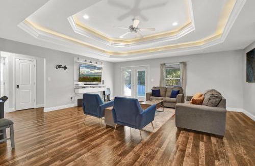 Navarre House | Nice 4-Bedroom home 15 mins from the beach