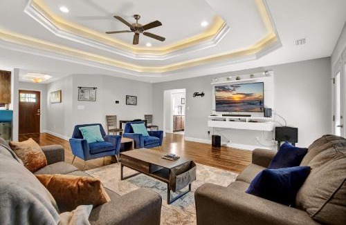 Navarre House | Nice 4-Bedroom home 15 mins from the beach