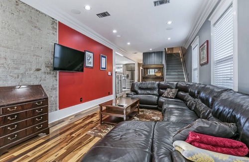 New Orleans House | No Cleaning Fees. Front row Endymion Hang Out. City Park Luxury.