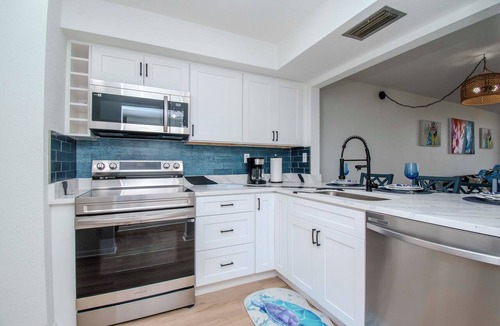 Isla del Sol Condo | No Shoes, No Shirt, No Problems Living The Florida Life