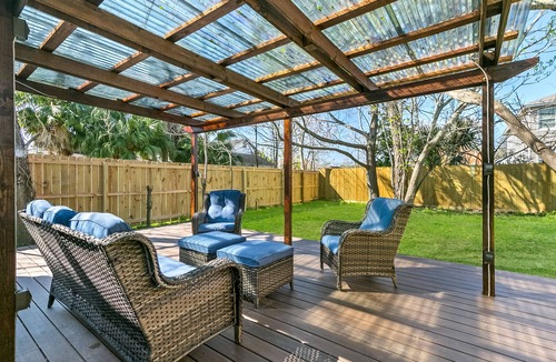 Saint Roch House | NOLA Arts St Heaven - 2 miles to FQ - Free Parking - Blackout Curtains